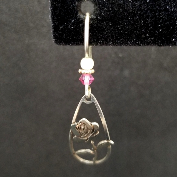 Beautiful silver rose earrings 🌹 - Picture 2 of 6